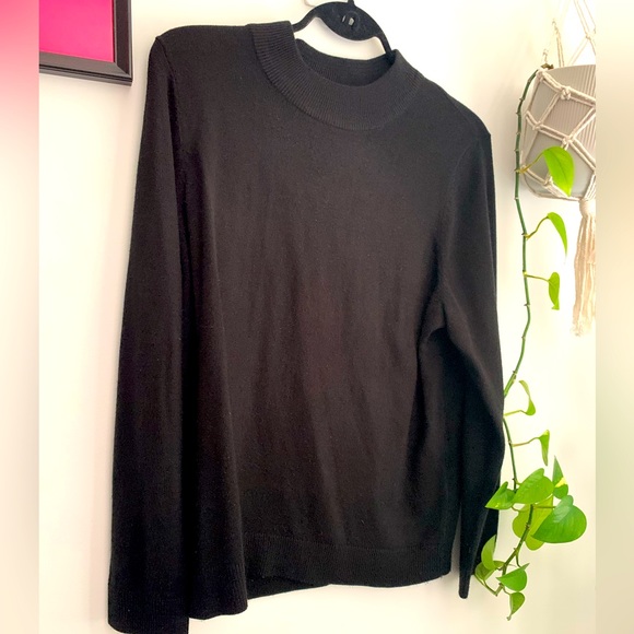 2 for $25 - 🖤 VINTAGE Alia Mock Turtleneck 🐢 - Picture 1 of 10